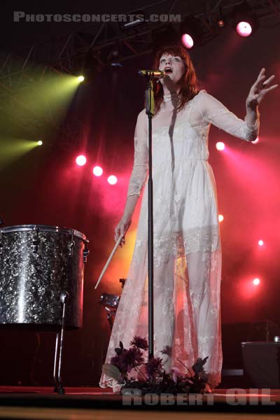 FLORENCE AND THE MACHINE - 2010-06-27 - PARIS - Hippodrome de Longchamp - 